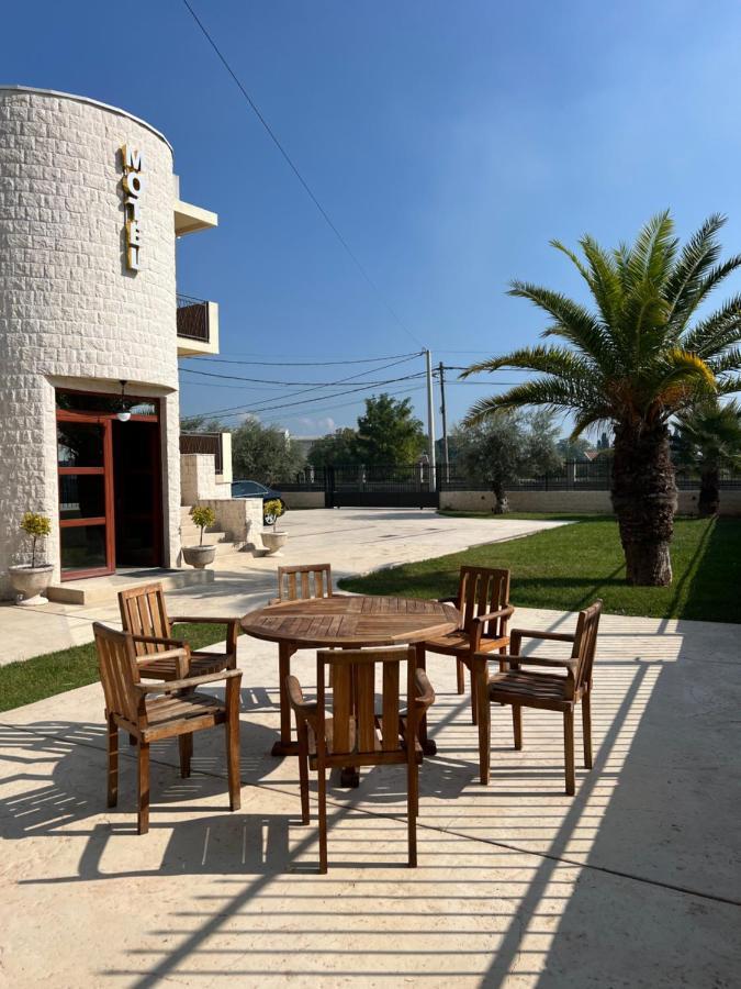 Motel Zeta Lux Mitrovici  ภายนอก รูปภาพ