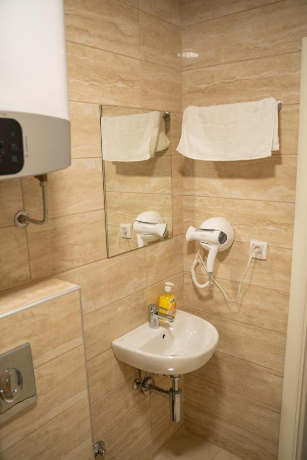 Motel Zeta Lux Mitrovici  ภายนอก รูปภาพ